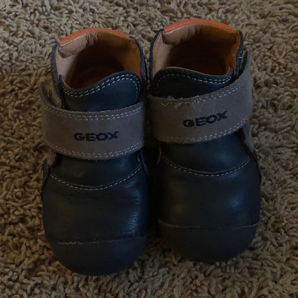 Geox little kids size 7 shoes.Great used condition